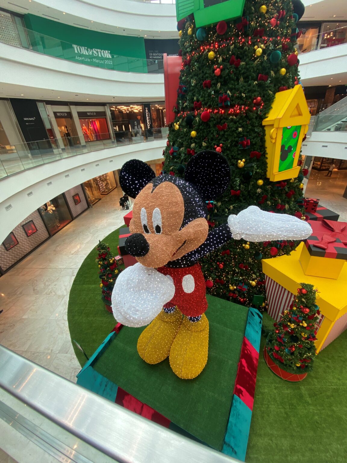 Natal Disney com Mickey e Amigos estreia em Shopping de Curitiba