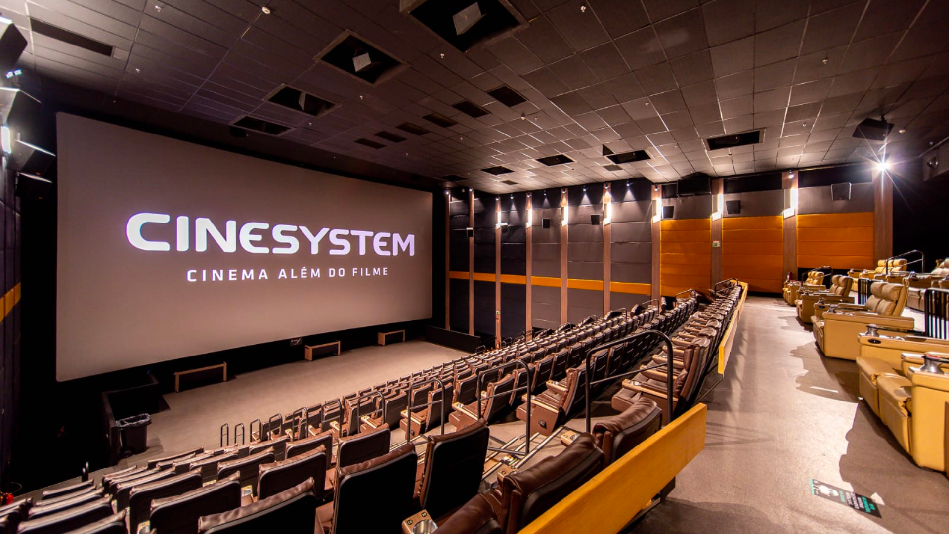 O Cinesystem começou com apenas seis salas e, ao longo dos anos, fez sucesso com grandes inovações na operação, despontando na cidade como referência em tecnologia (Foto Reprodução/Agenda cultural de Curitiba)