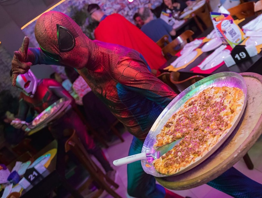 Liga dos Heróis Pizzaria. Foto: Reprodução Instagram.