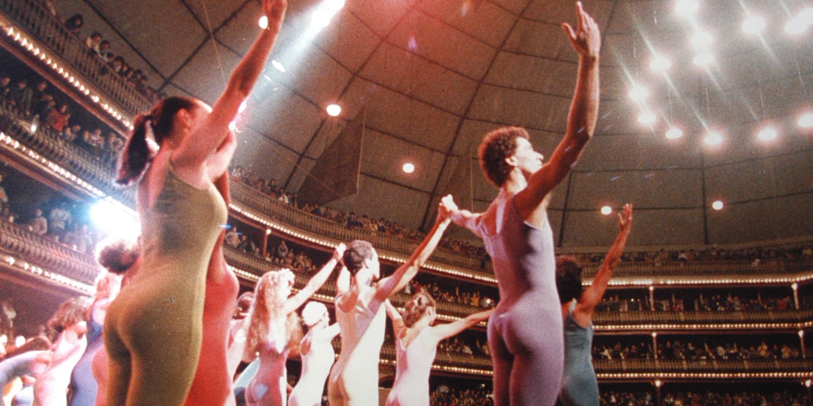 Balé O Grande Circo Místico apresentado no Teatro Guaíra em 1983 Foto Arquivo CCTG