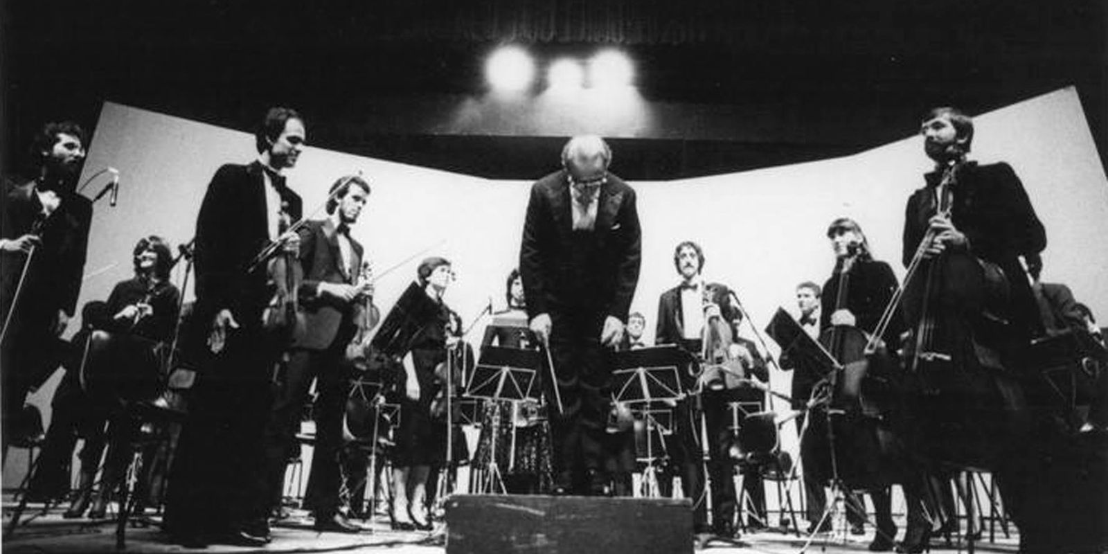 Primeiro concerto da Orquestra Sinfônica do Paraná em 1985 com Maestro Alceo Bocchino. Foto: Arquivo CCTG.