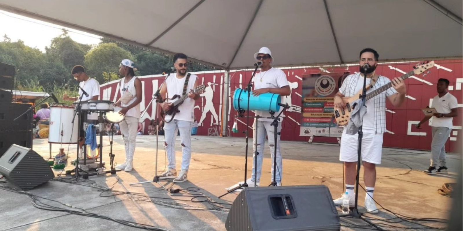 Show na Feira Afro da Zumbi. Foto: Reprodução Redes Sociais.