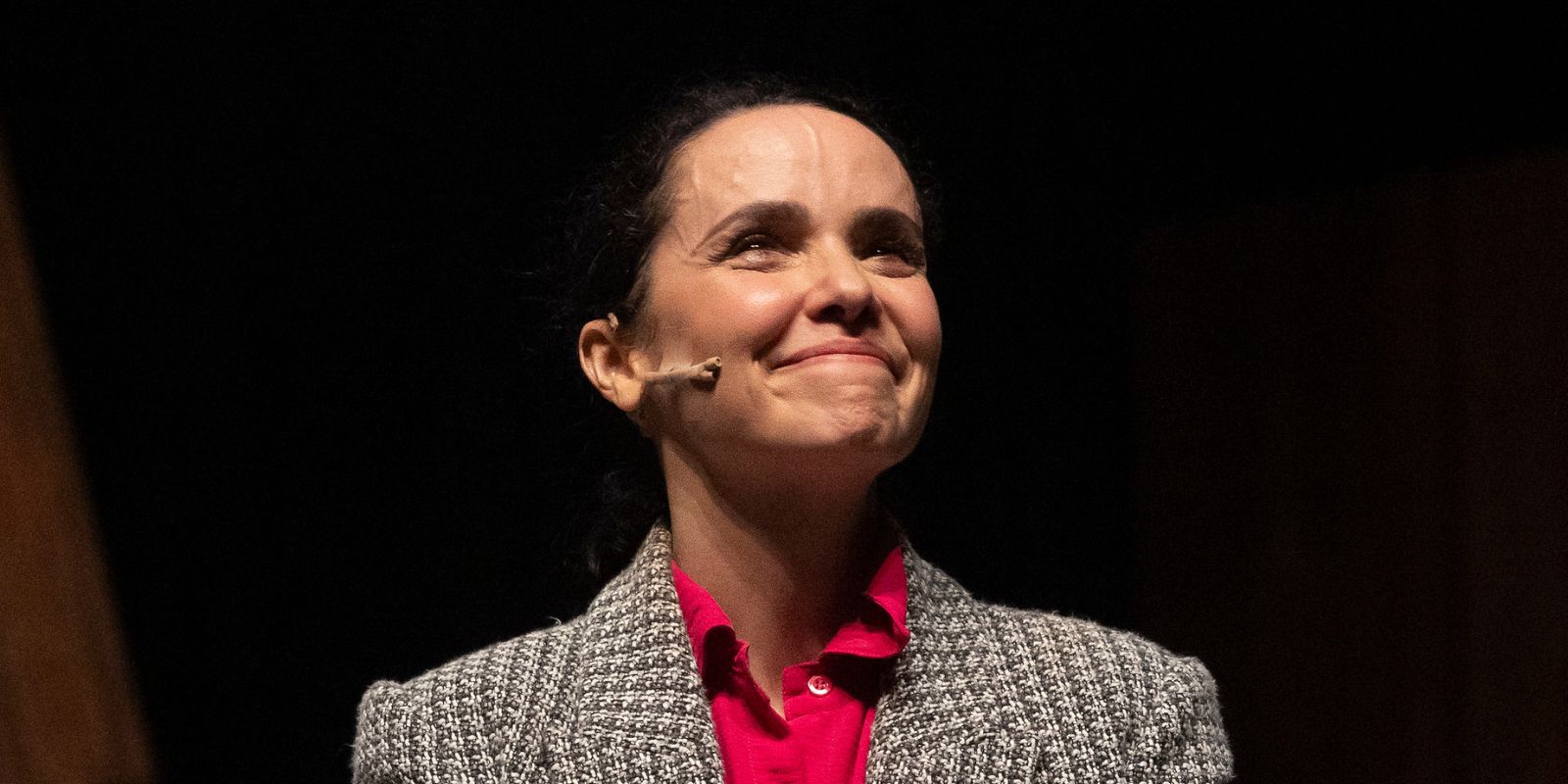 Débora Falabella em Prima Facie no Festival de Curitiba. Foto: Annelize Tozetto.