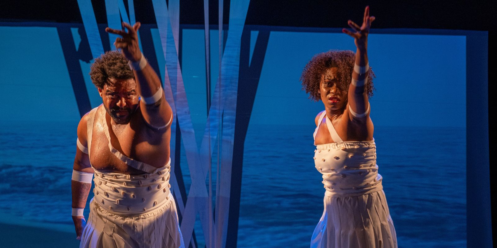 Espetáculo Corpo preto surdo no Festival de Curitiba. Foto: BH em Libras.