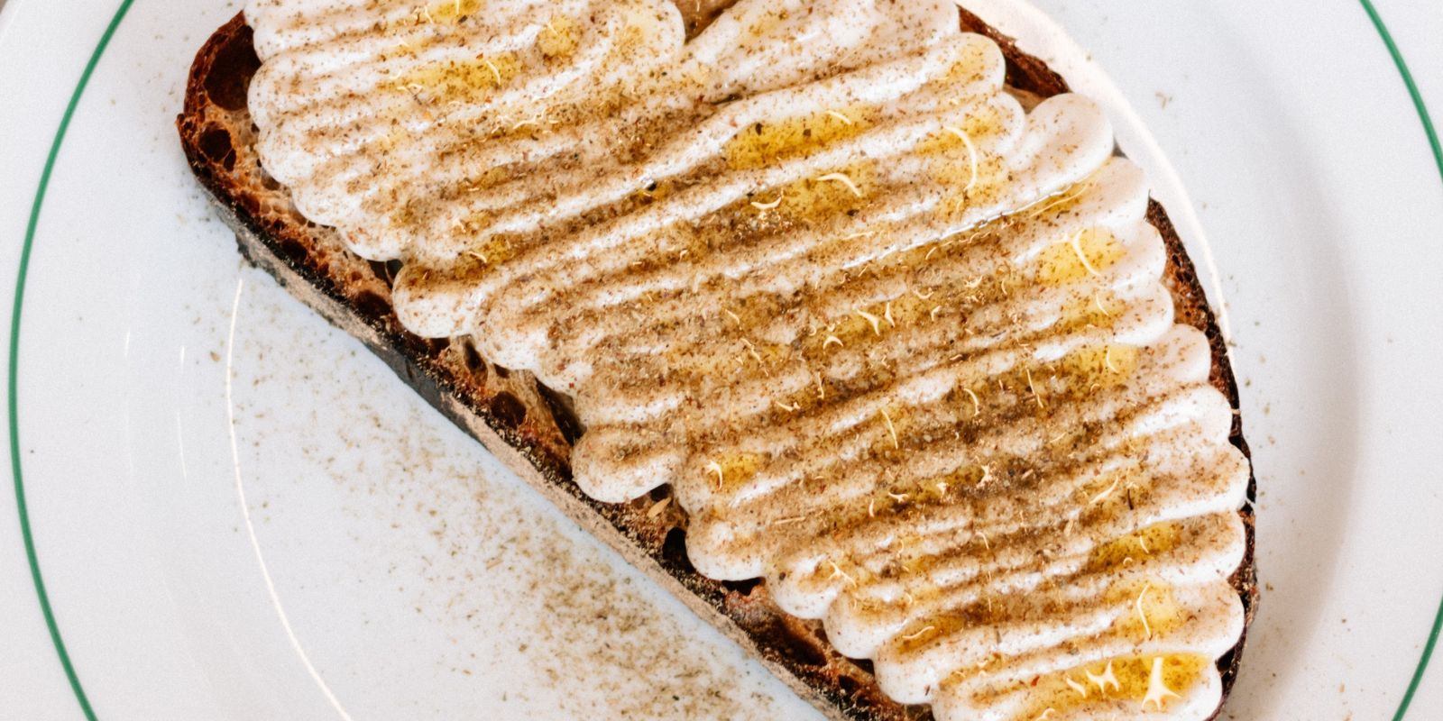 Tostado com Castanha Cremosa da Local Pães e Cafés. Foto: Thamy Poli.