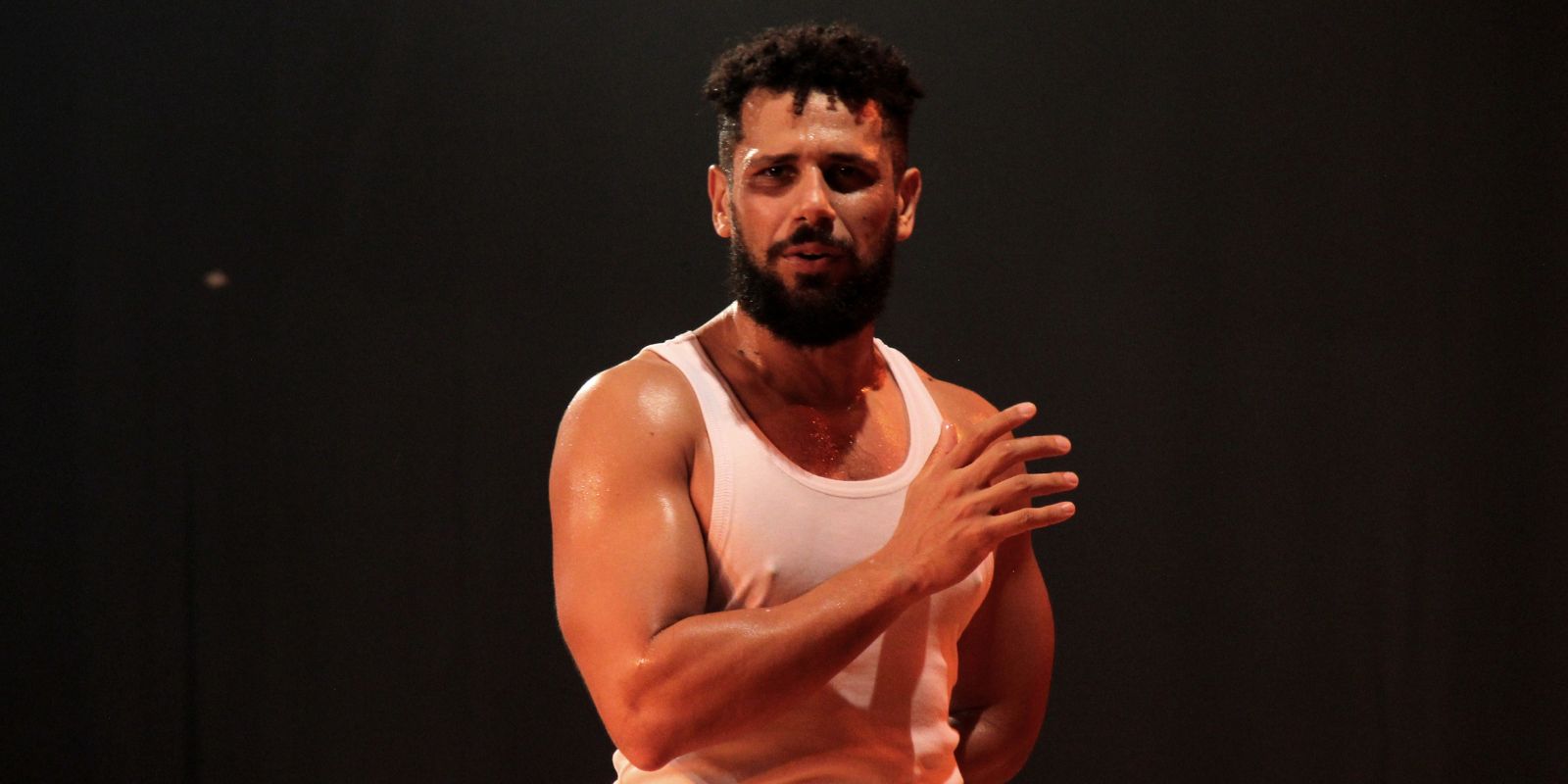 Amaury Lourenzo na peça A Luta. Foto: Soraia Meneses.