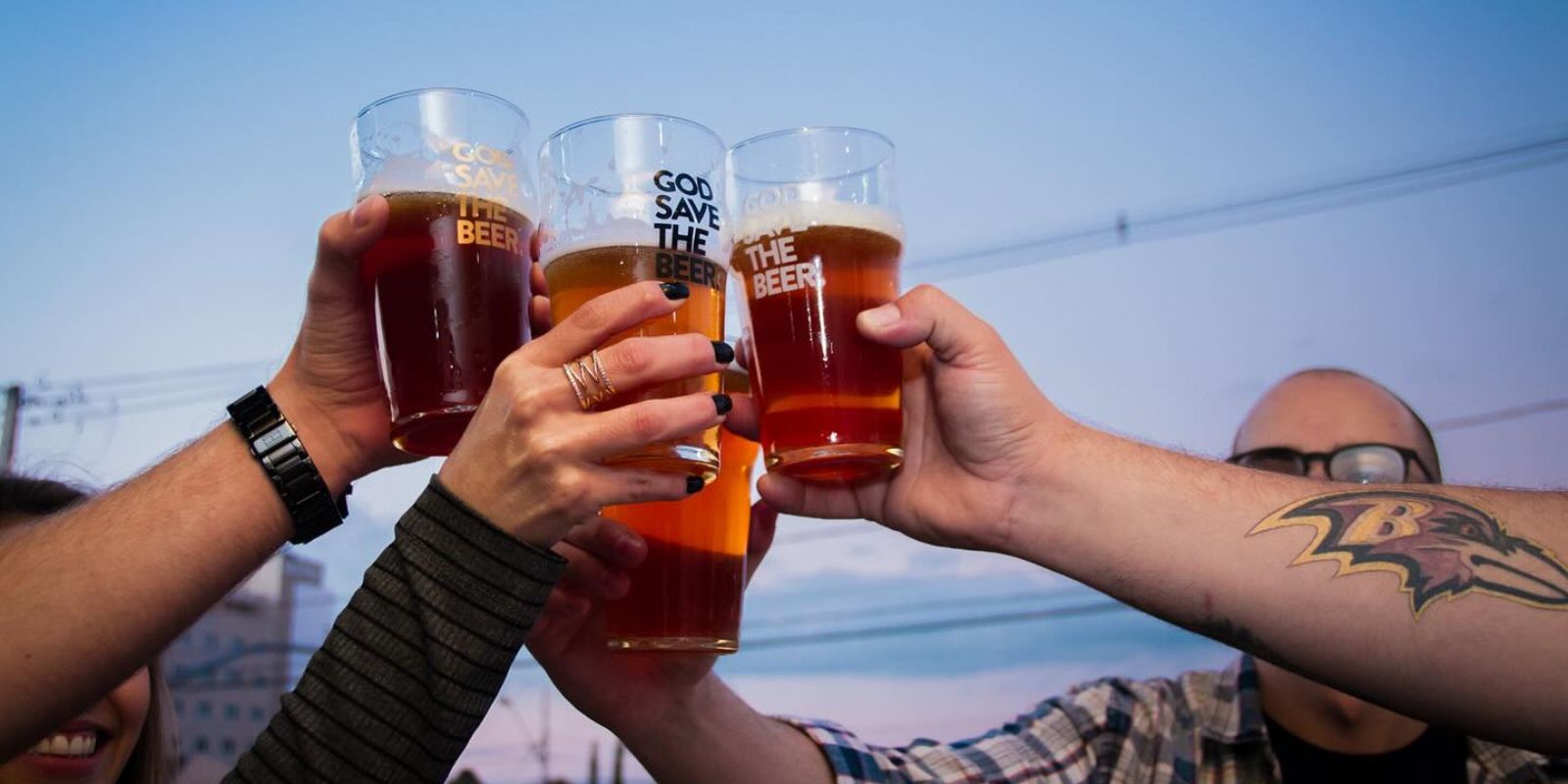 Happy Hour God Save The Beer. Foto: reprodução Instagram.