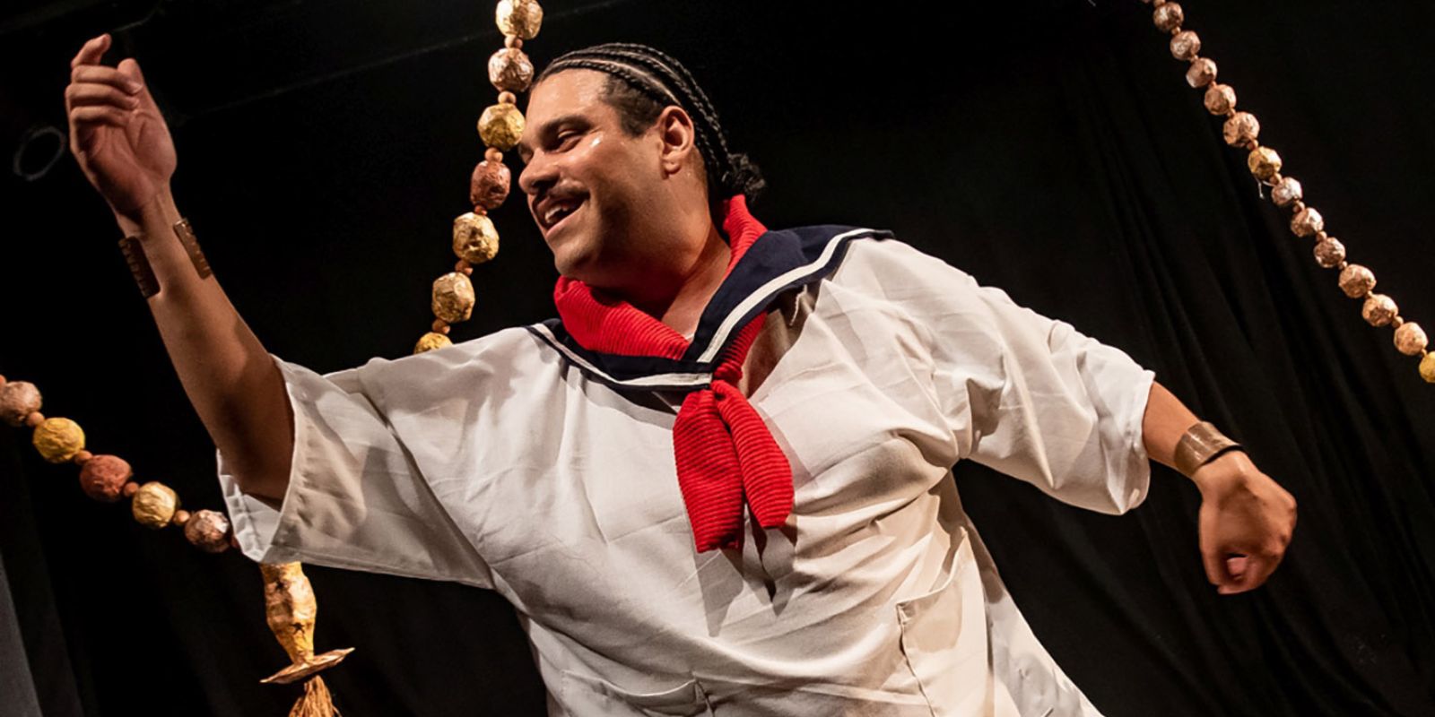 Peça Solo dos Mares discute racismo e a Revolta da Chibata. Foto: Kraw Penas.