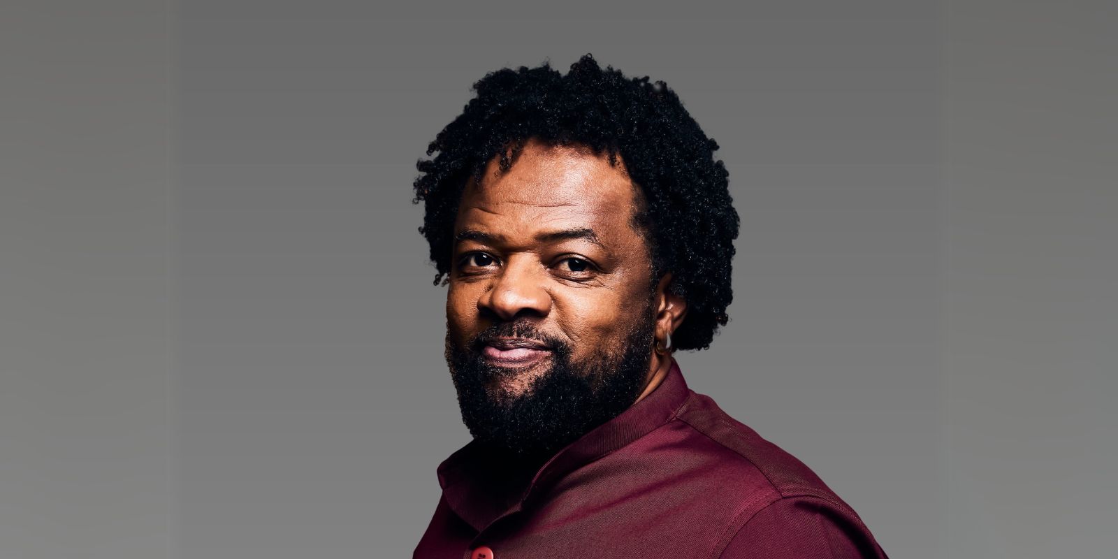 Xande de Pilares para show Xande canta Caetano em Curitiba. Foto: Divulgação.