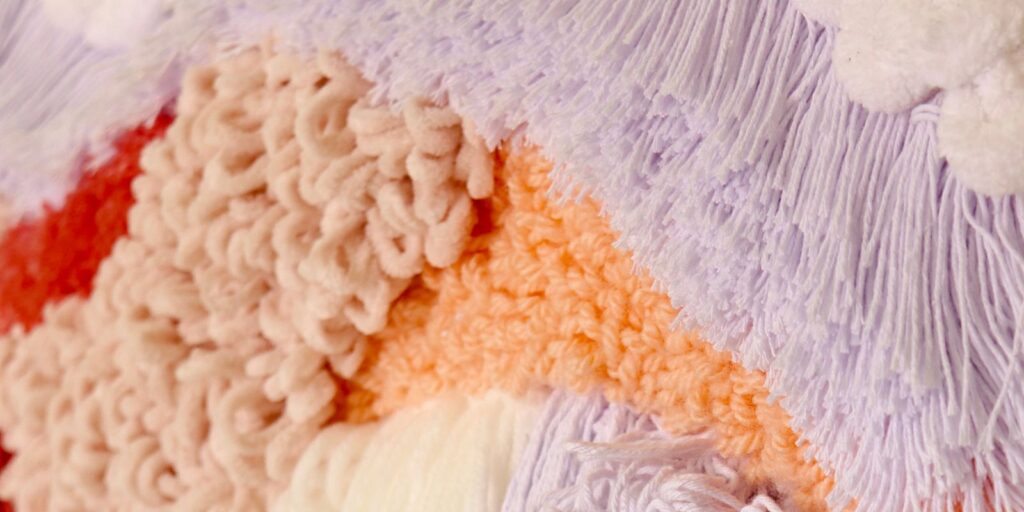 Detalhe da obra de Chico Luis na exposição Pequenos Abandonos. Foto: Chico Luis.