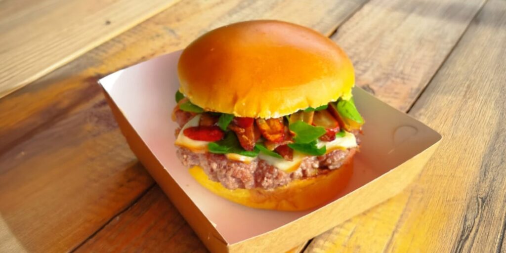 Hambúrguer de Pinhão da Joy Project Brewing. Foto: Joy Project.