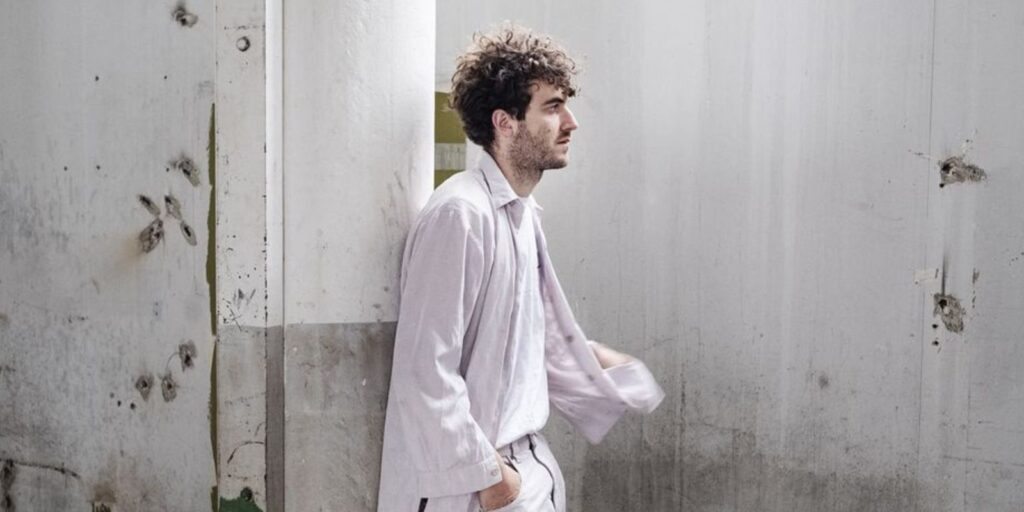 Nicolas Jaar vem a Curitiba. Foto: Menno Kok.