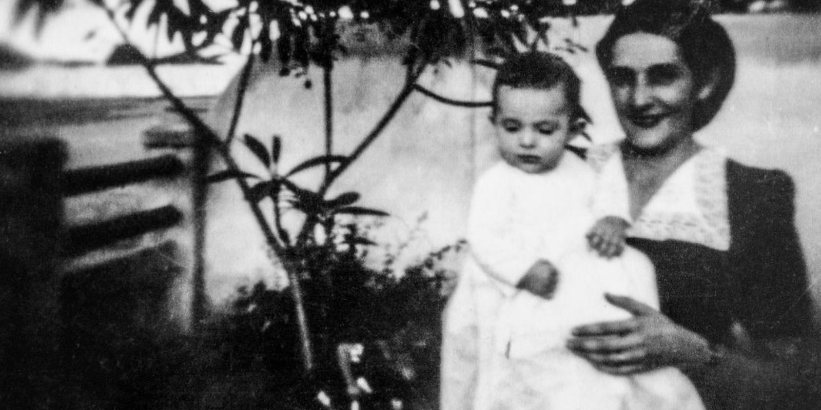 Alceu Valença e sua mãe Adelma Valença. Foto: acervo pessoal Família Valença/reprodução Itaú Cultural.