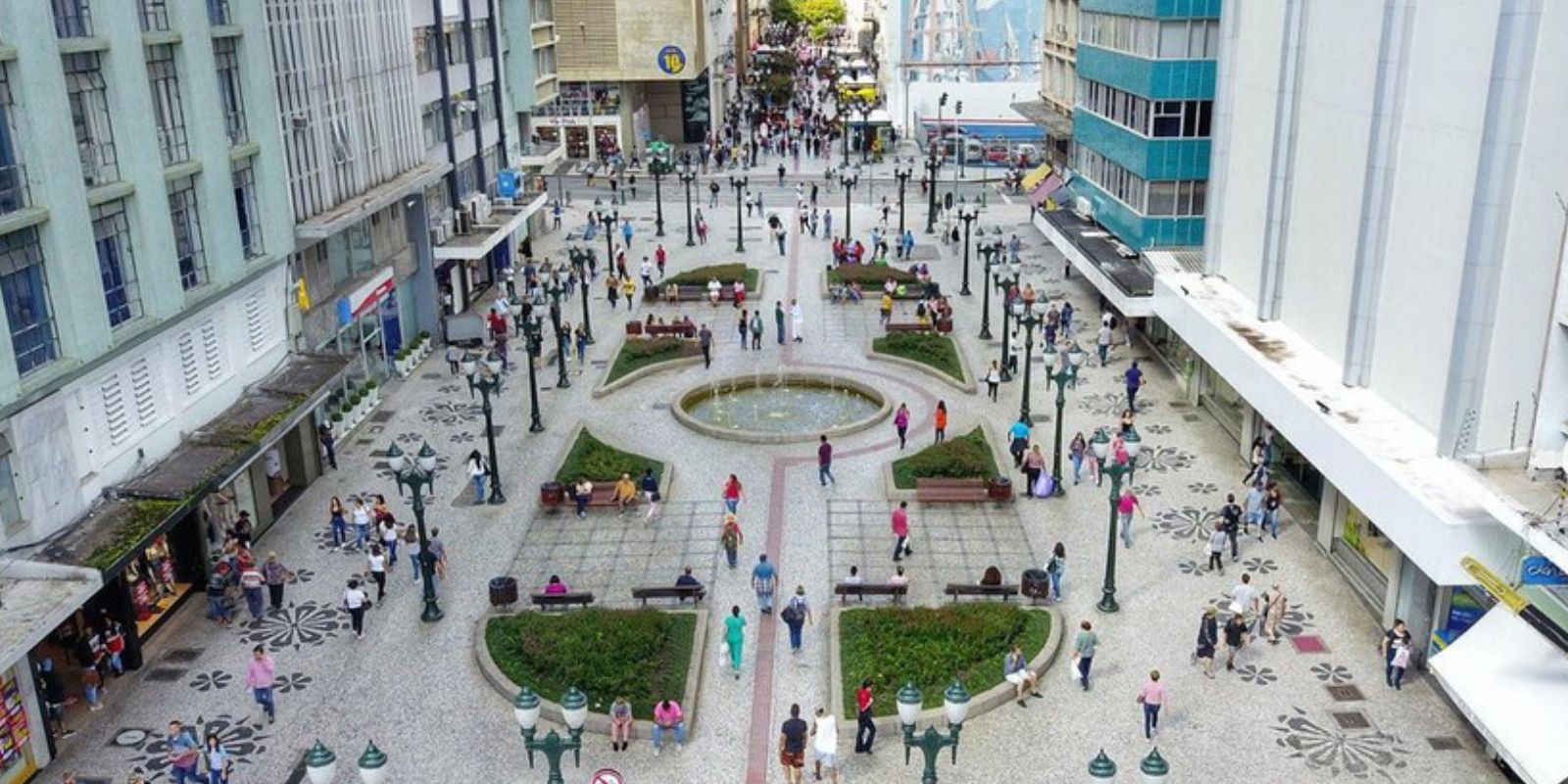 Calçadão da Rua XV - Foto: José Fernando Ogura / AEN