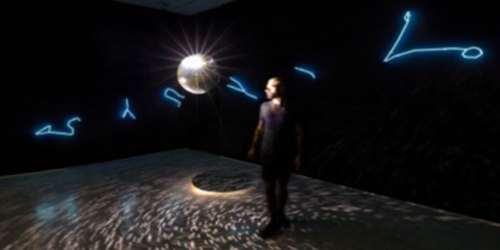 Exposição interativa Solfejo de Felippe Moraes. Foto: Priscila Wendy.