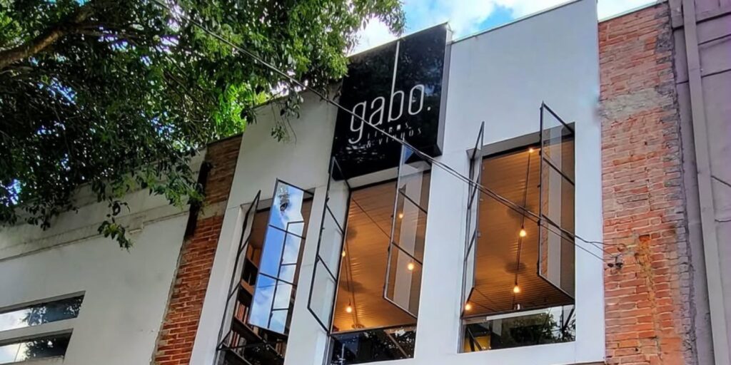 Gabo Vinho e Livros. Foto: Reprodução Instagram.