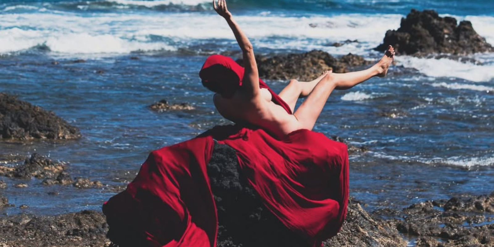 A Proposito do Vermelho. Foto: reprodução Instagram Acerina Amador.