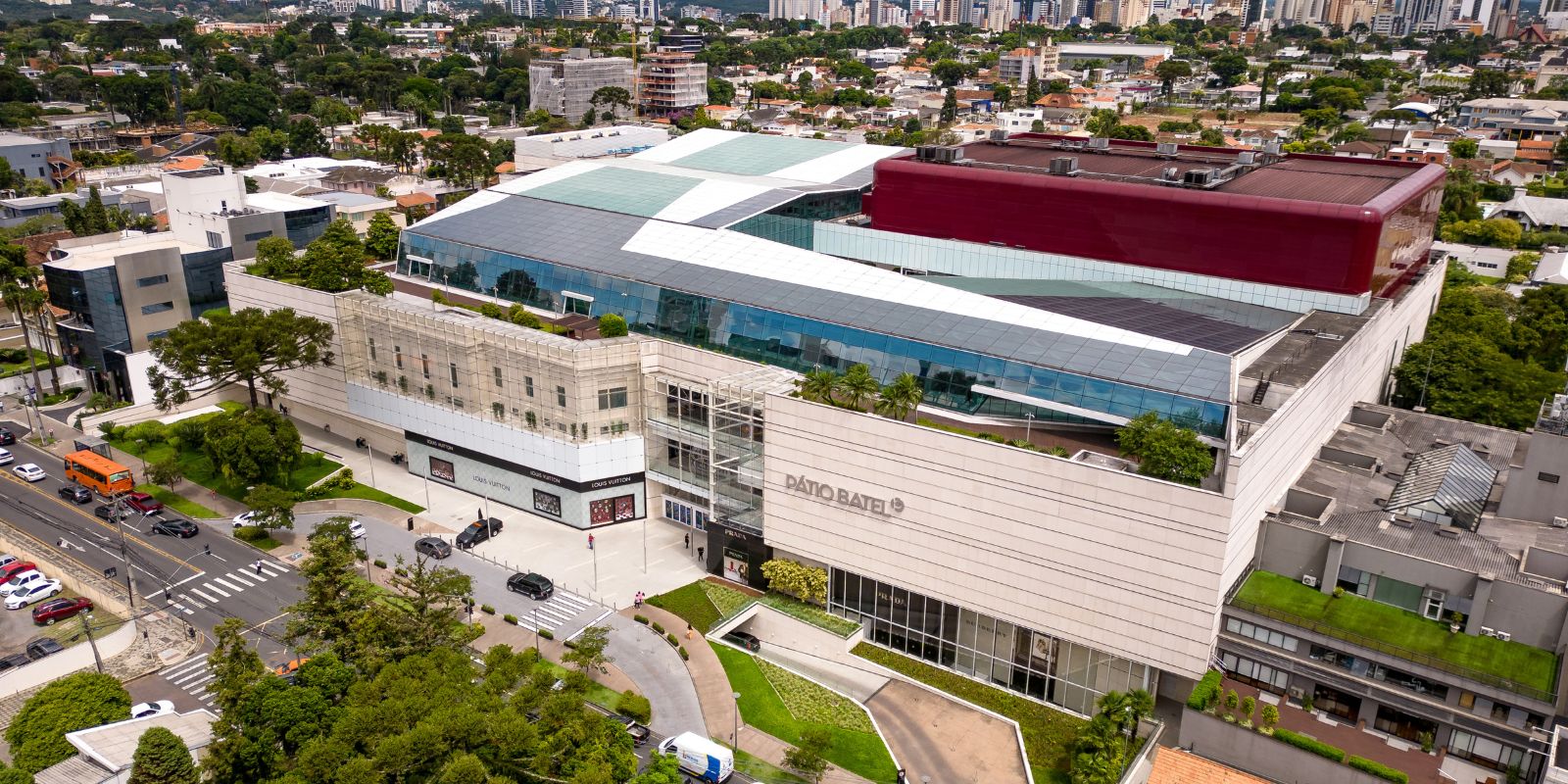 Pátio Batel. Foto: Brunno Covello.