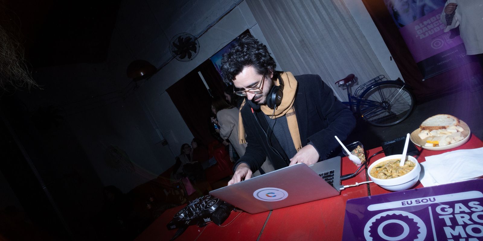 Juro que Danço em Curitiba. Foto: divulgação.