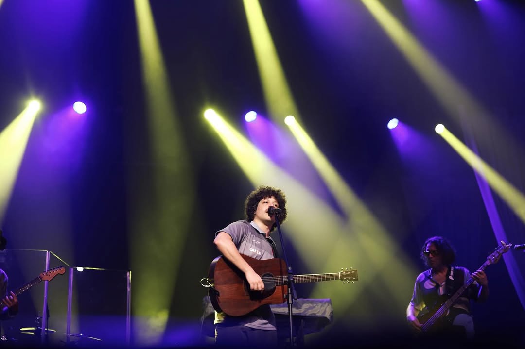 Chico Chico anuncia show em Curitiba. Foto: Reprodução.