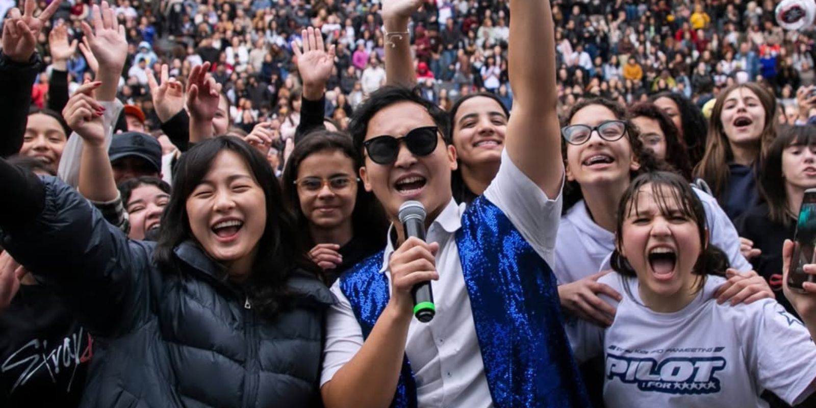 PSYCO, cover do cantor PSY, em Curitiba. Foto: reprodução Instagram.