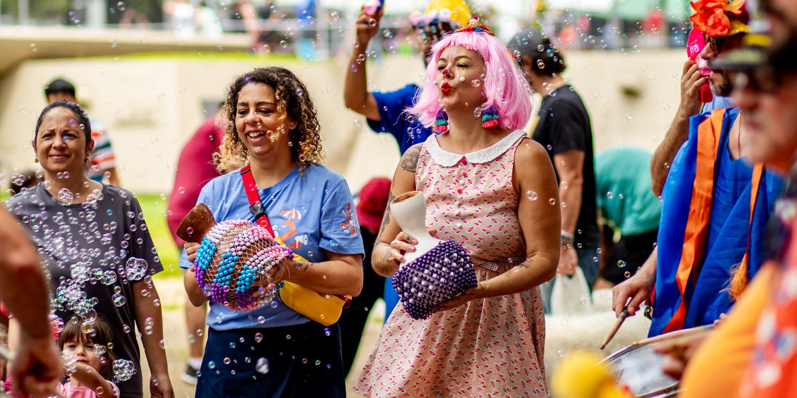 Blocos de pré-carnaval em Curitiba. Foto: Day Luiza/FotoFolia.