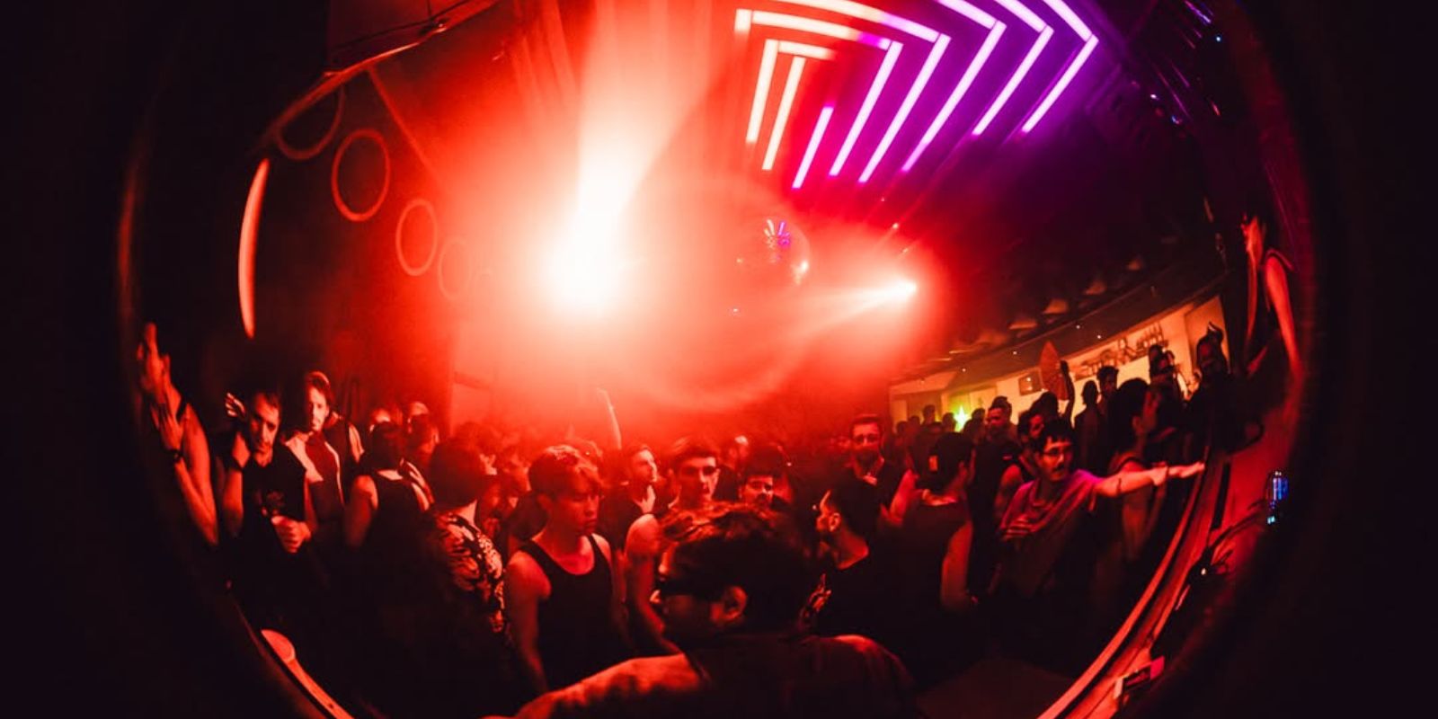 Balada. Foto: reprodução Canva.