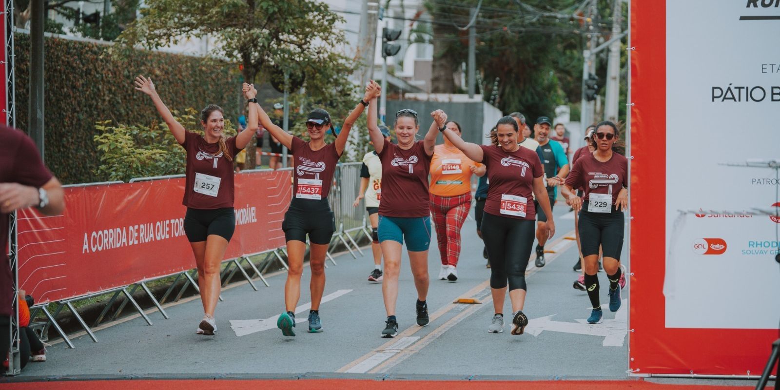 Santander Track&Field Run Series no Pátio Batel. Foto: divulgação.