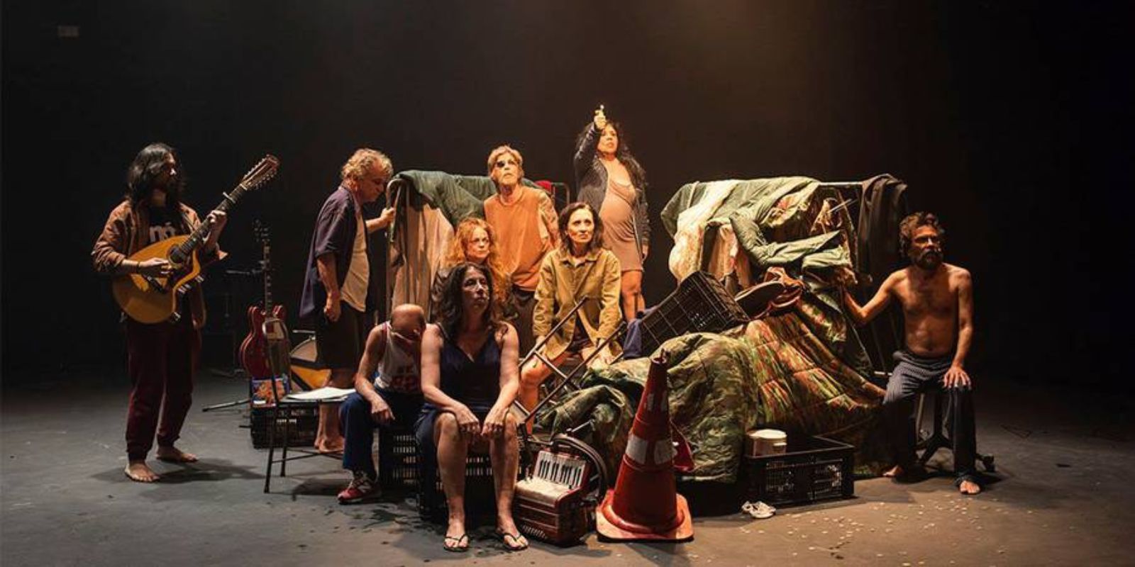 (UM) ENSAIO SOBRE A CEGUEIRA. Foto: reprodução Festival de Curitiba.