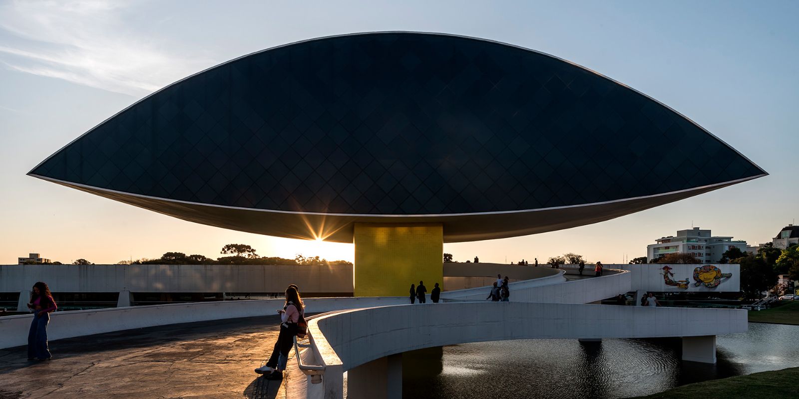 Museu Oscar Niemeyer. Foto: Eduardo Macarios/AEN
