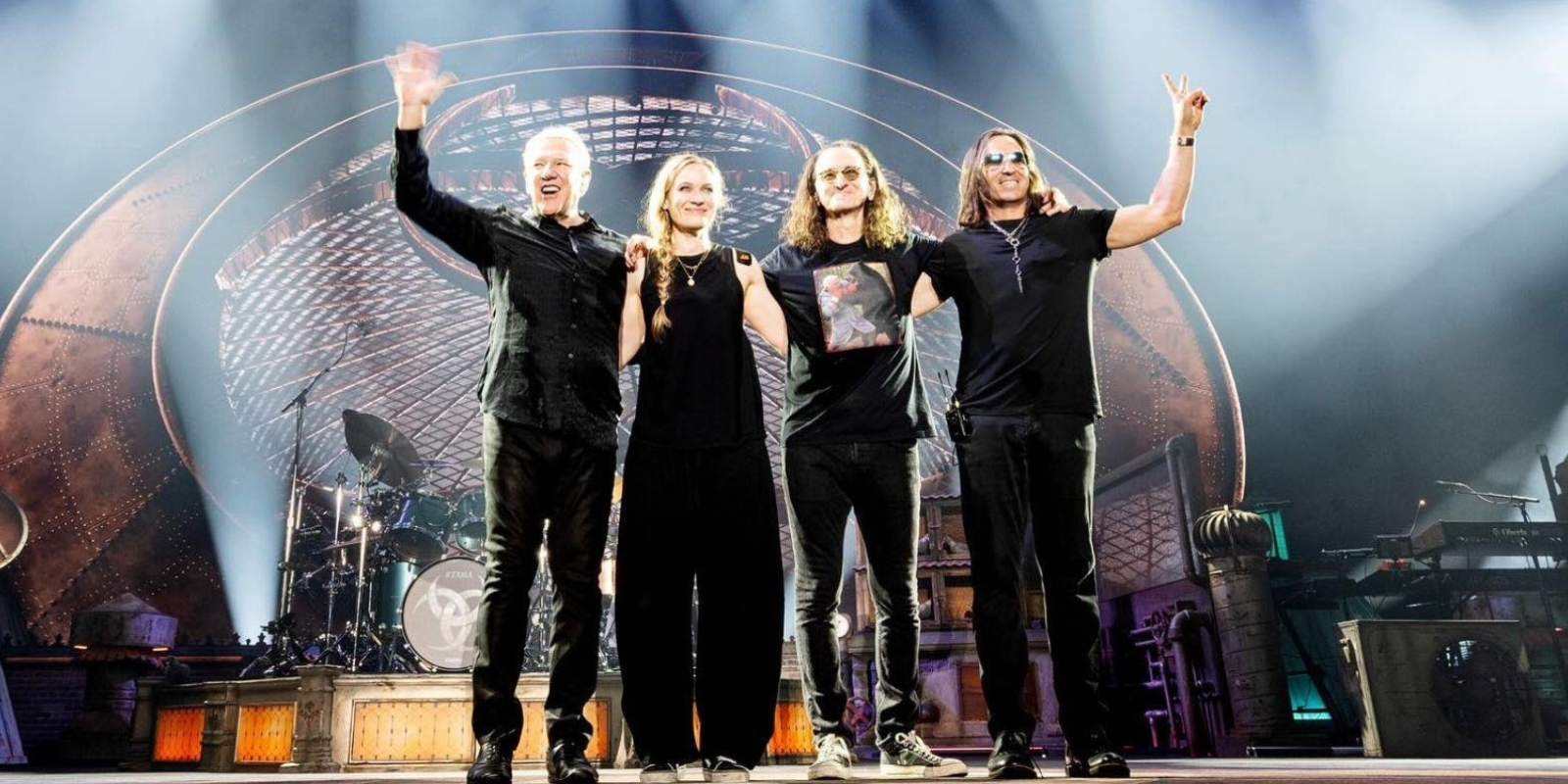 Foto: @rosshalfin