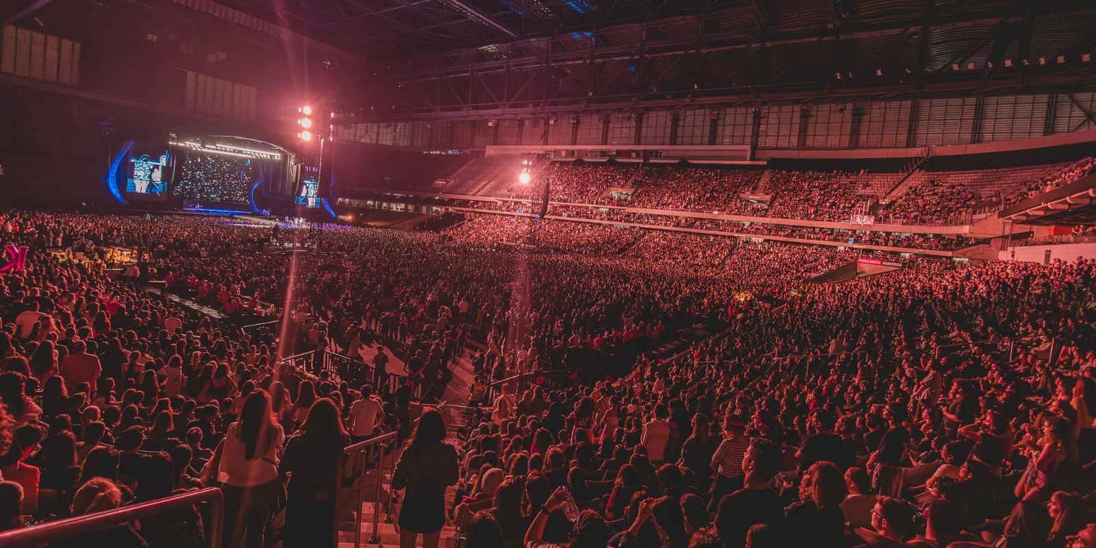 Do palco aos bastidores conheça as profissões que fazem um grande show acontecer