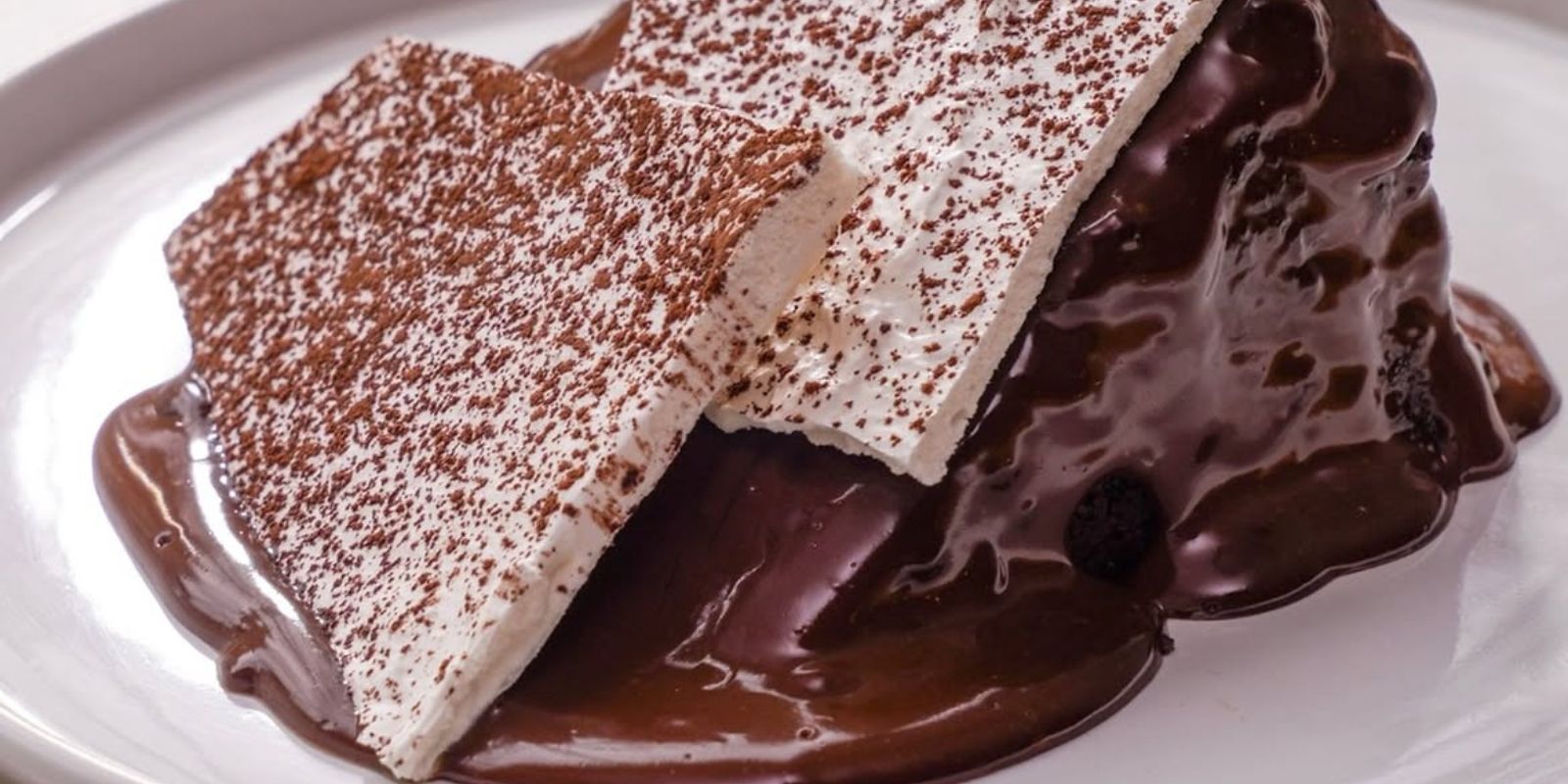 Frio, café e o famoso bolo de chocolate do Juvevê