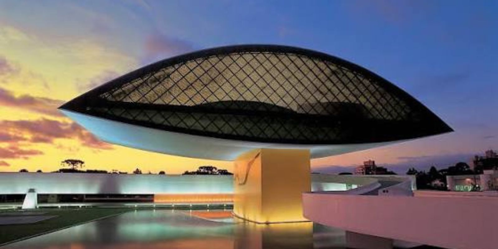 Museu Oscar Niemeyer. Fotos Carlos Renato Fernandes